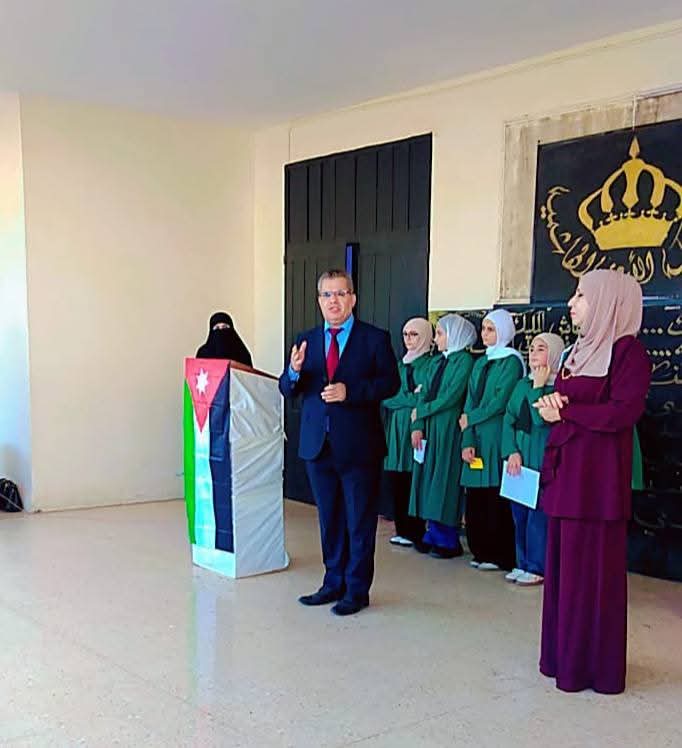 الجراح يتابع انطلاقة دوام الطلبة وفعاليات الطابور الصباحي في مدرسة مخربا
