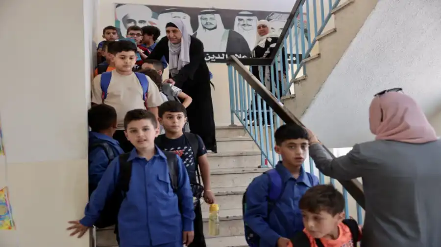 التربية: توقّع انتقال نحو 40 ألف طالب من المدارس الخاصة إلى الحكومية هذا العام