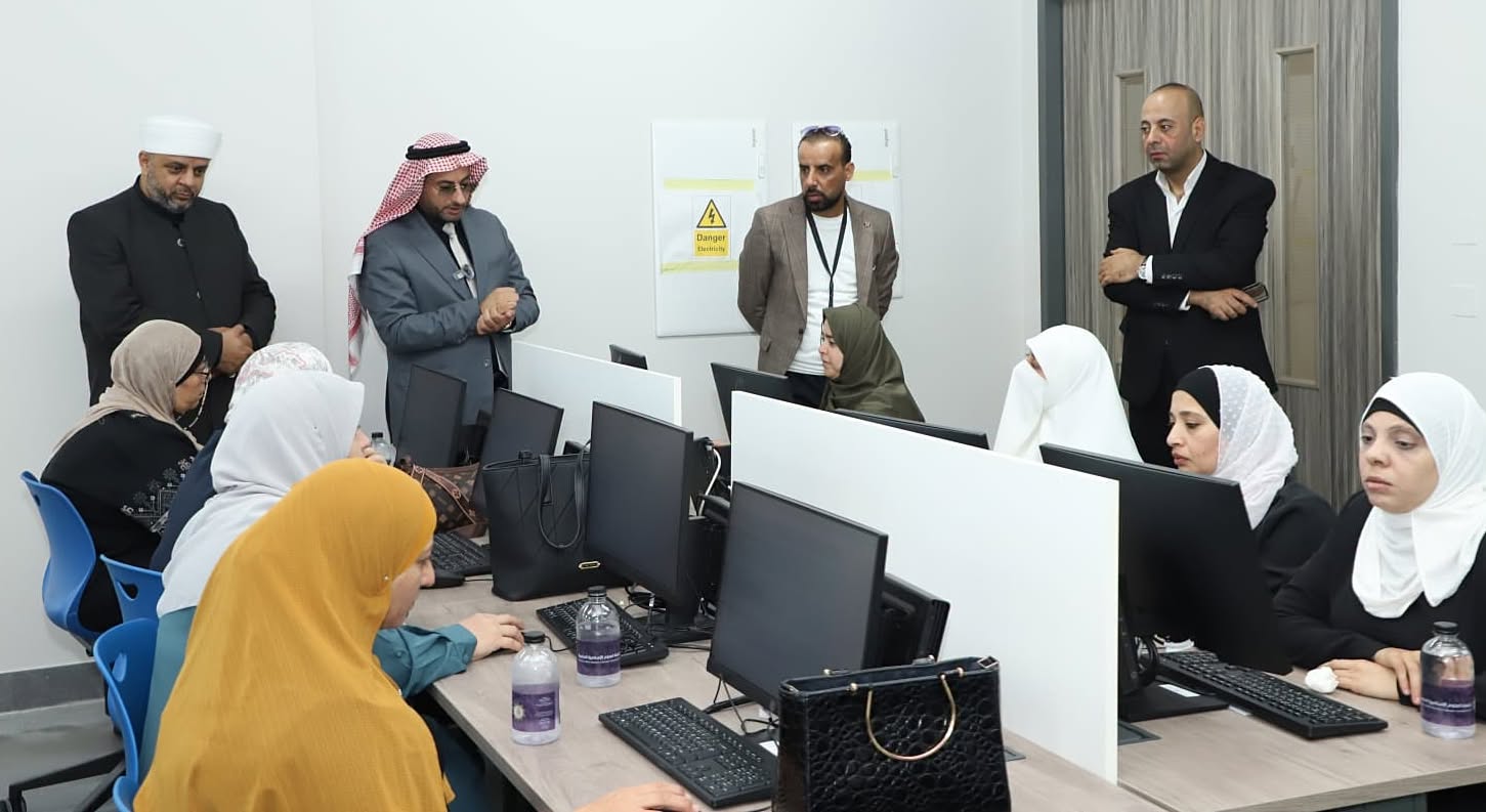 الخطبا يتفقد امتحانات برامج الدبلوم لموظفي الأوقاف في جامعة العلوم الإسلامية
