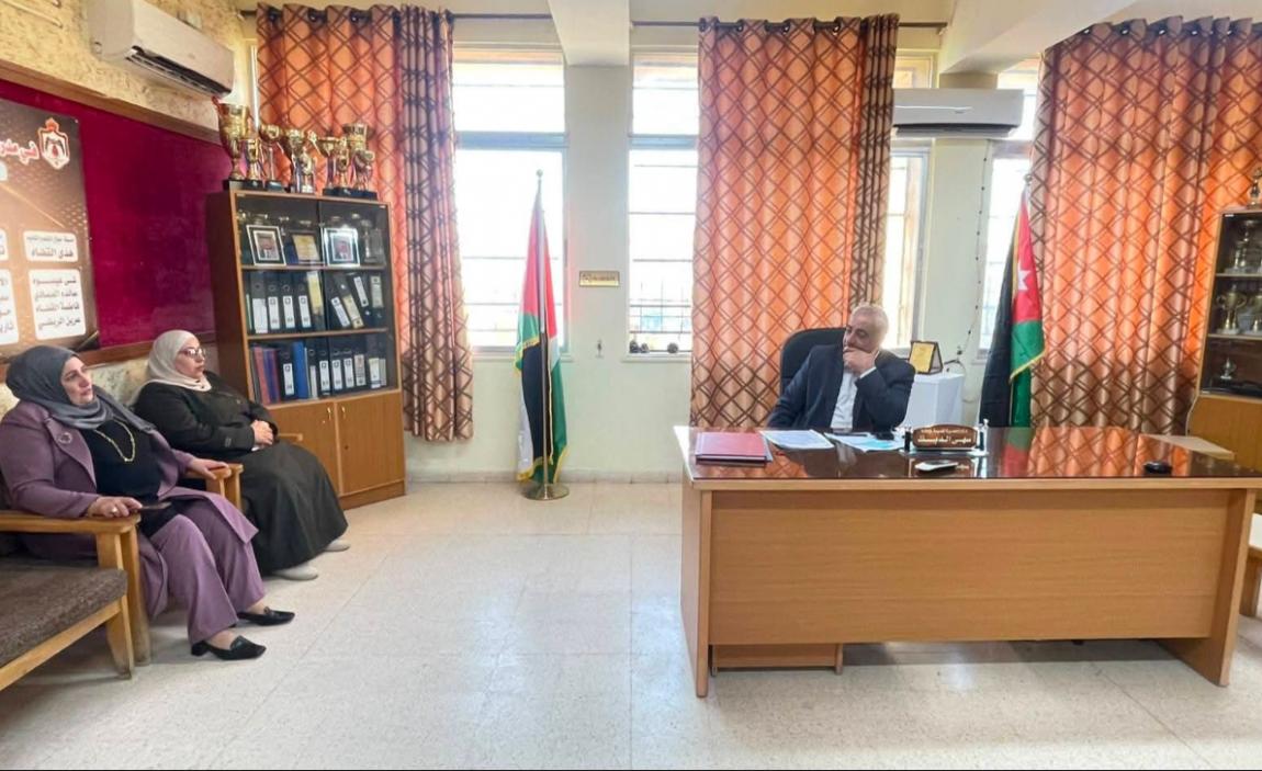 جويعد يتابع سير الأعمال الإنشائية القائمة في مدرسة عجلون