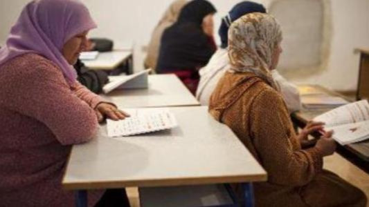 انخفاض معدل الأمية في الأردن من 11% عام 2000 إلى 4.5% في 2025