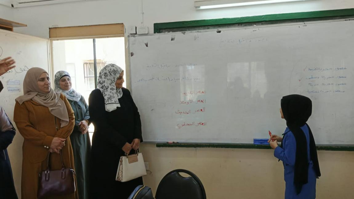 المصري تتابع سير العملية التعليمية في مدرسة دير يوسف الأساسية للبنات