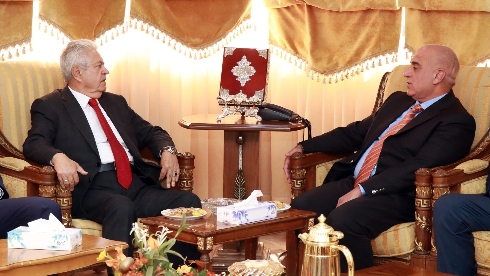 رئيس مجلس أمناء جامعة الحسين بن طلال يزور الجامعة ويطلع على واقعها الأكاديمي ومرافقها المختلفة.