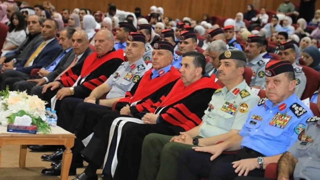 تخريج الفوج 14 من طلبة أكاديمية الأمير الحسين للحماية المدنية