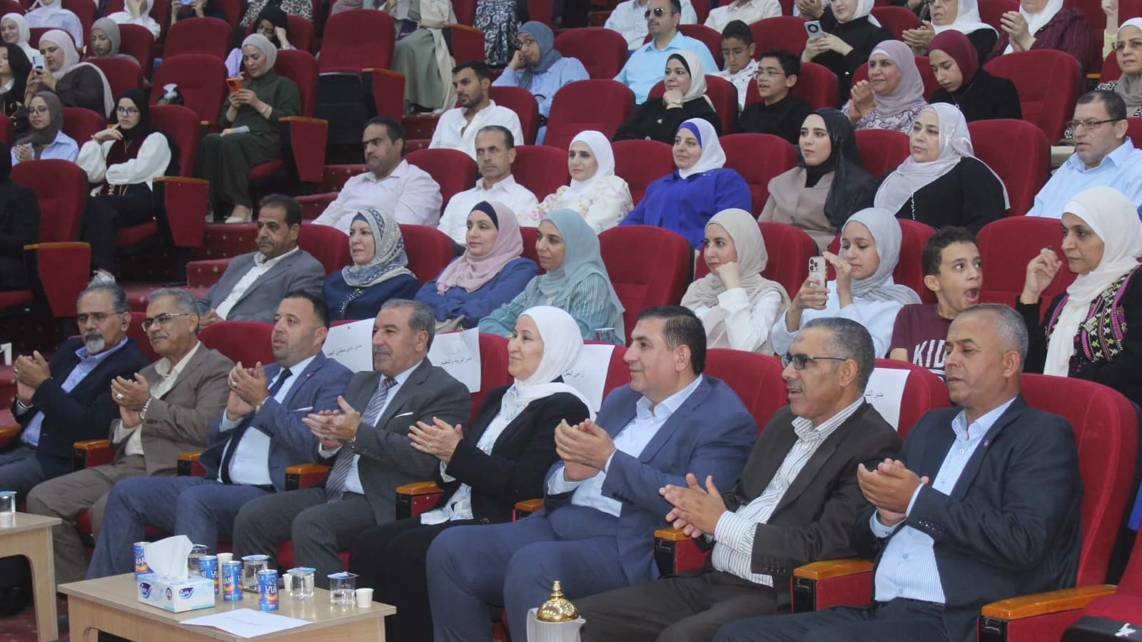 نادي معلمي العقبة يكرّم أبناء أصحاب الرسالة السامية المتفوقين في الثانوية العامة
