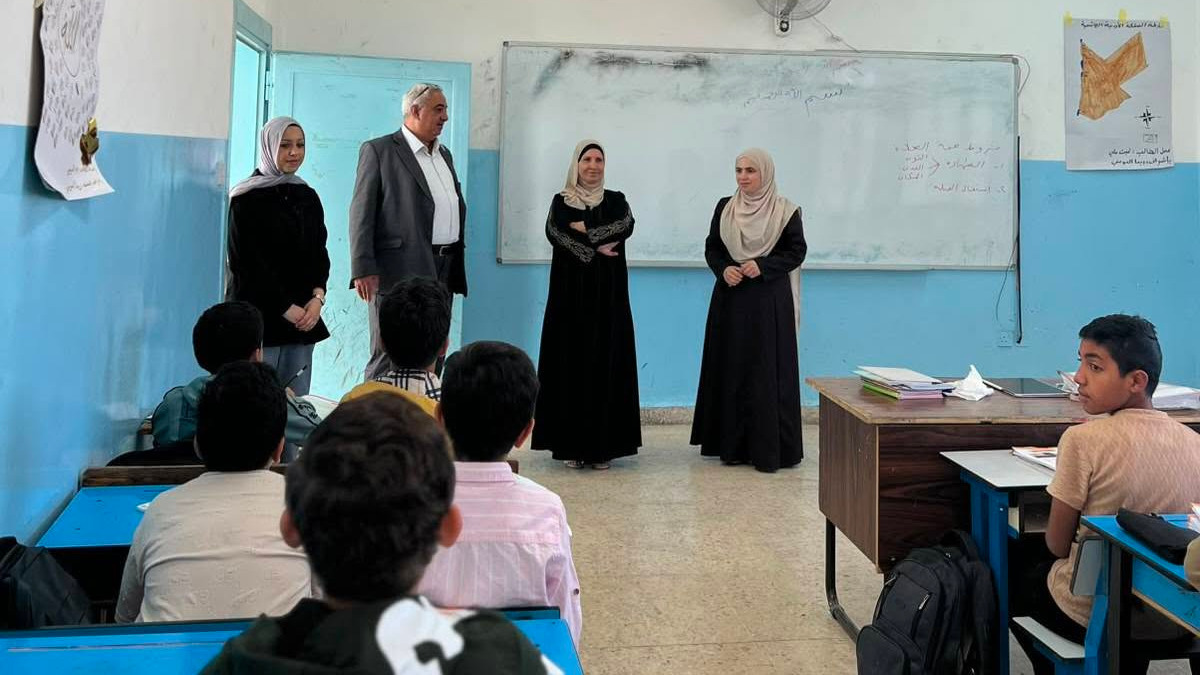 جويعد يتابع مدرسة الجنيد الأساسية