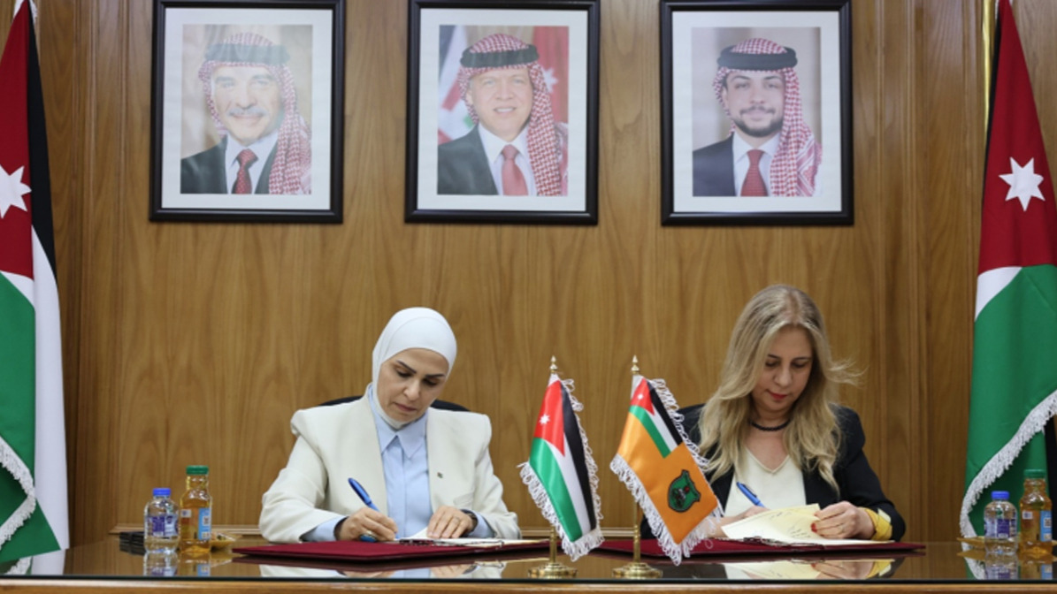 "العدل" توقع مذكرتي تفاهم مع اليرموك والأردنية لاعتماد امتحانات المترجمين