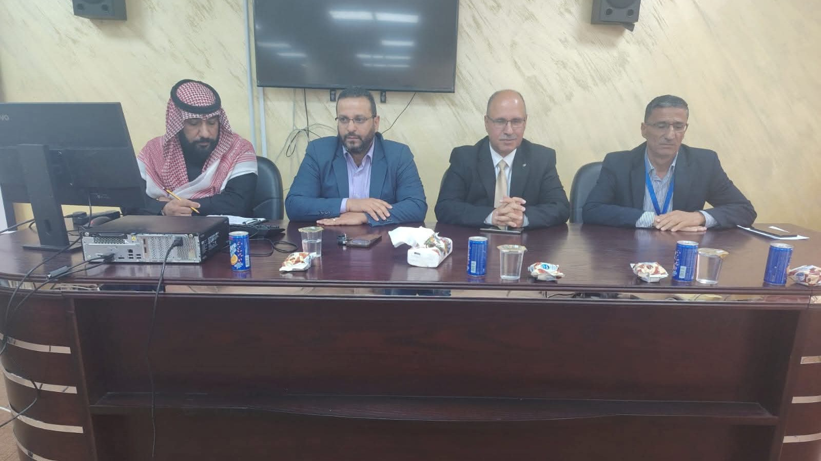السفاسفة يعقد اجتماعا مع الفريق متعدد التخصصات في مديرية تربية لواء بصيرا