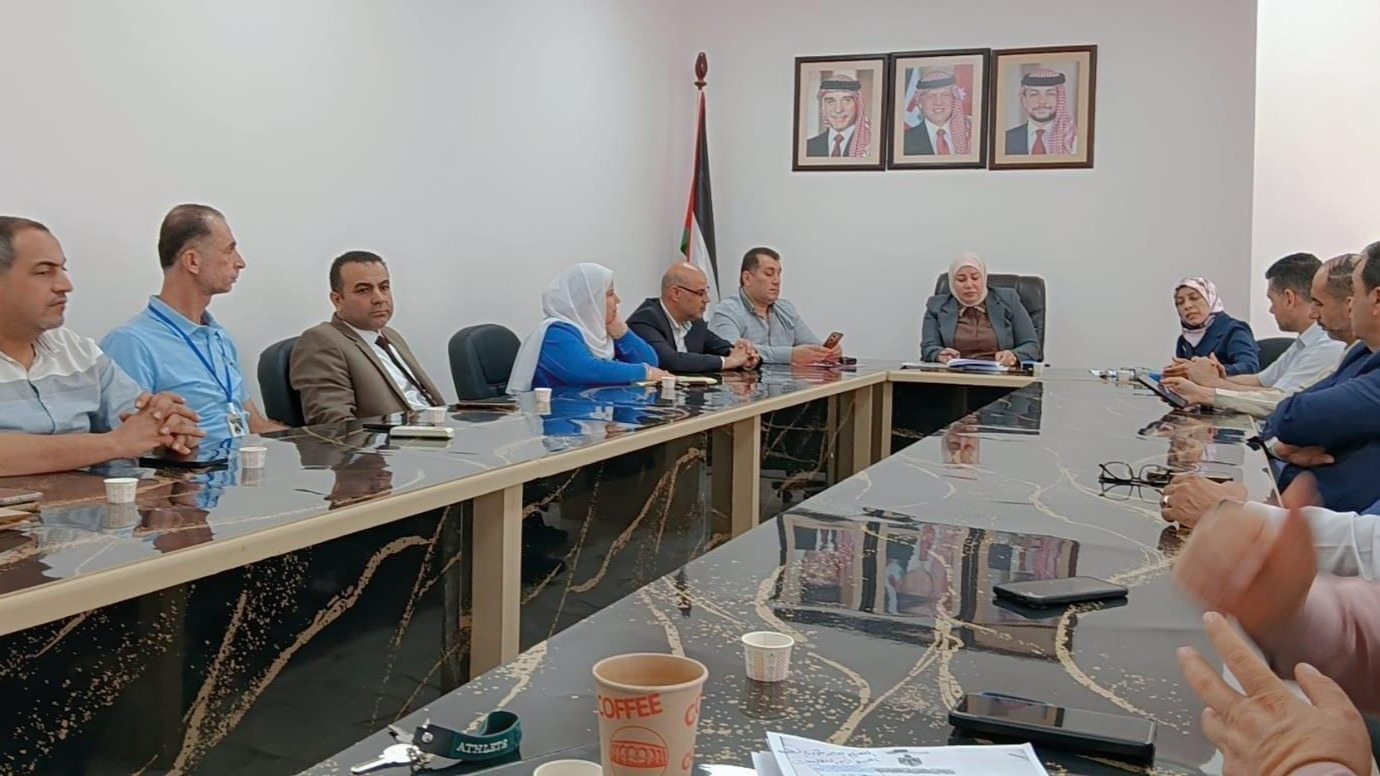 الشطناوي تترأس اجتماعًا مع رؤساء الأقسام في تربية بني كنانة لمتابعة سير العمل وتعزيز الميدان التربوي