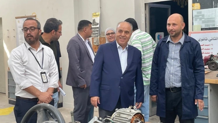 وزير التربية يتفقد عددا من مدارس العقبة