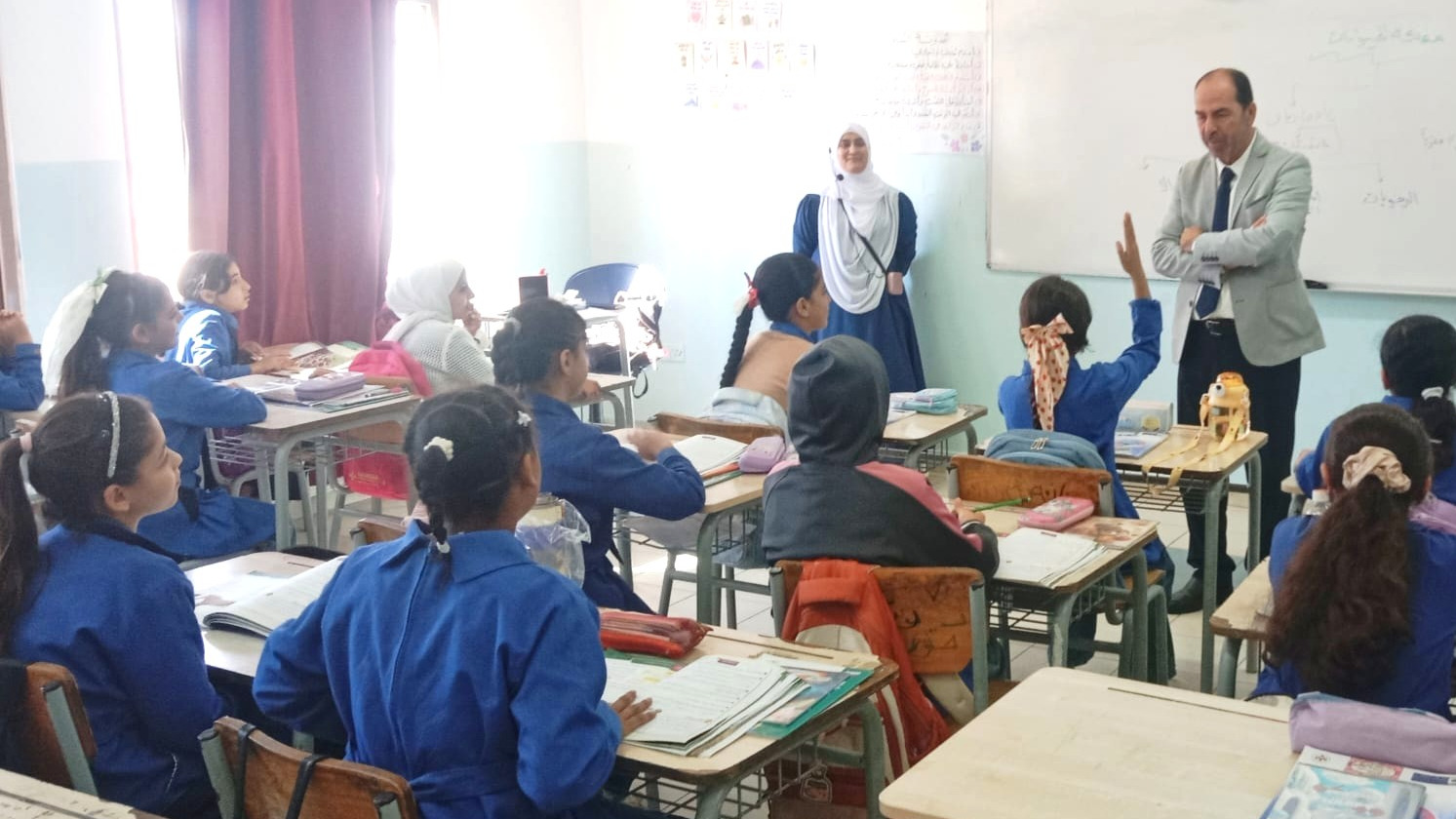 الحوامدة يتفقد مدرسة ميمونة الأساسية للبنات