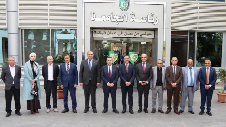 وزير البيئة يفتتح مختبرات المركز الدولي لبحوث المياه والبيئة والطاقة في جامعة البلقاء