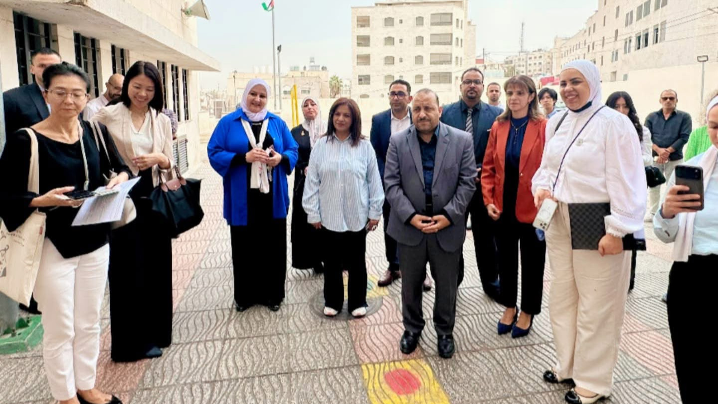 وفد من السفارة اليابانية والوكالة اليابانية للتعاون الدولي (JICA) يزور مدرسة نديم الملاح للاطلاع على استدامة ونجاح التجربة التعليمية اليابانية