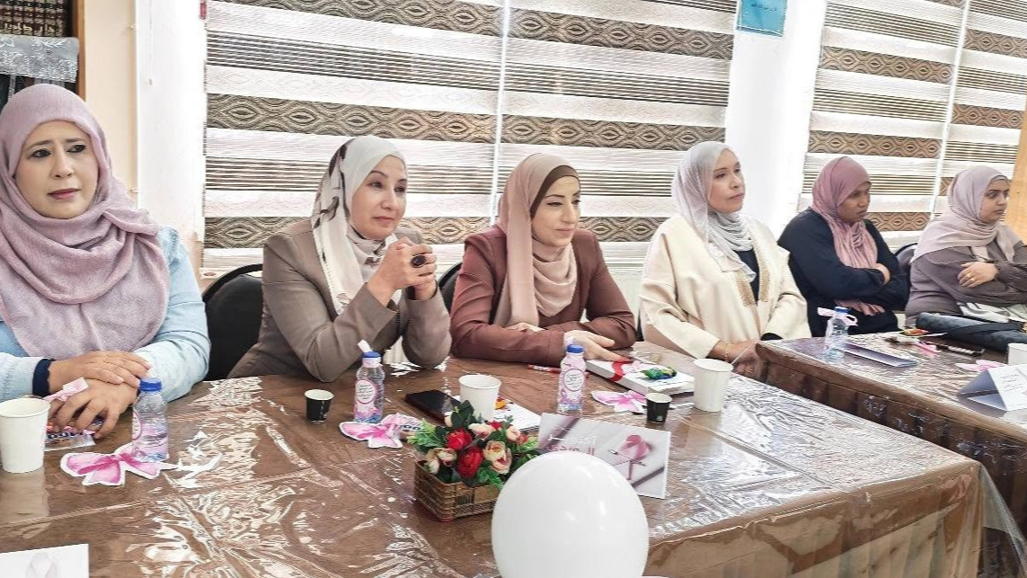 بني عطية ترعى فعالية «أكتوبر الوردي» للتوعية بسرطان الثدي في مدرسة الربة الثانوية للبنات