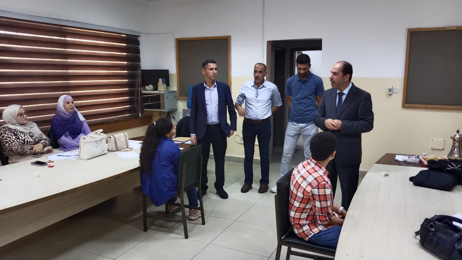 الحوامدة يتابع مسابقة الإبداع باللغة الإنجليزية