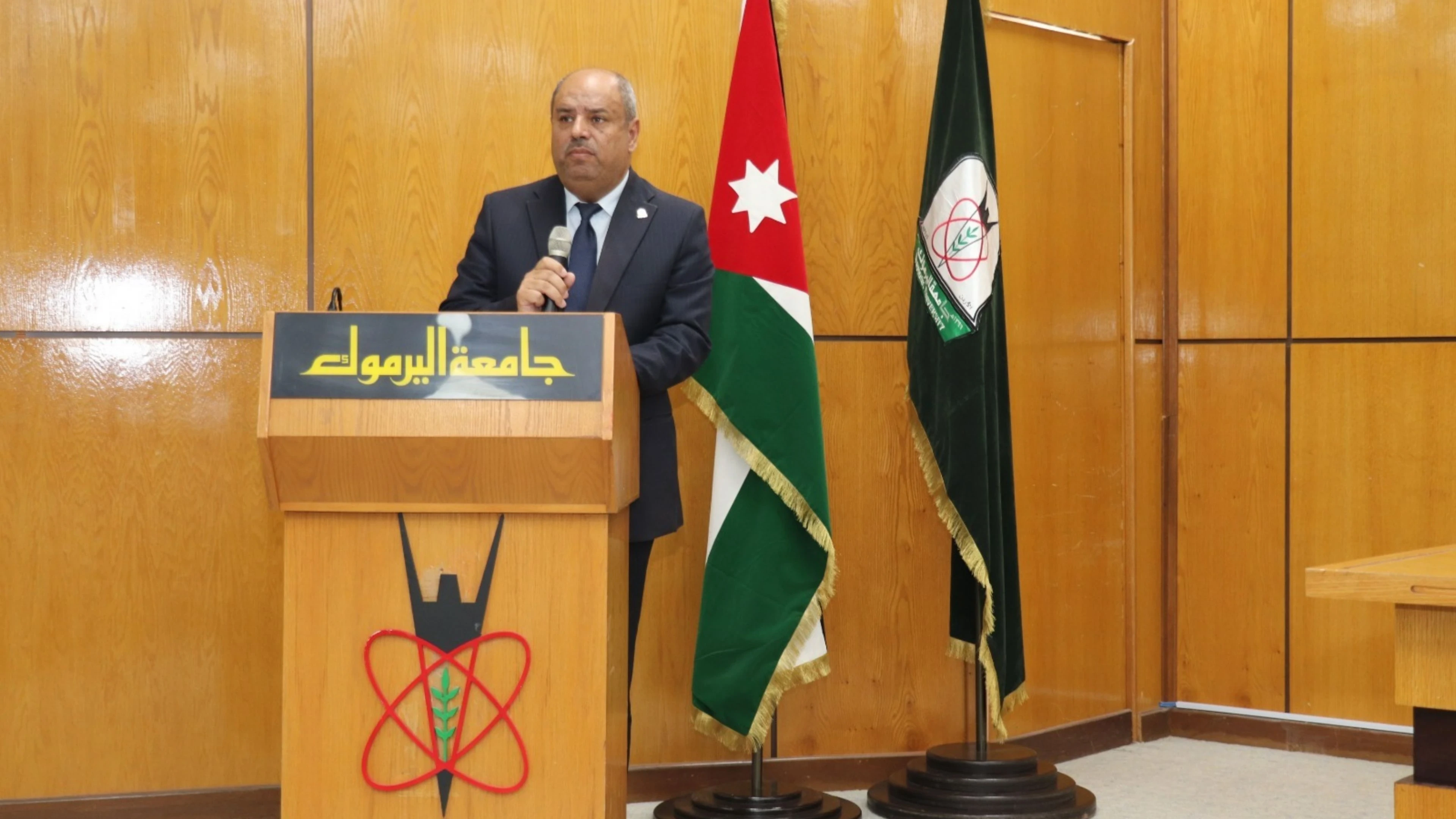 "اليرموك" و "شومان" تبحثان توظيف التراث في أدب الطفل