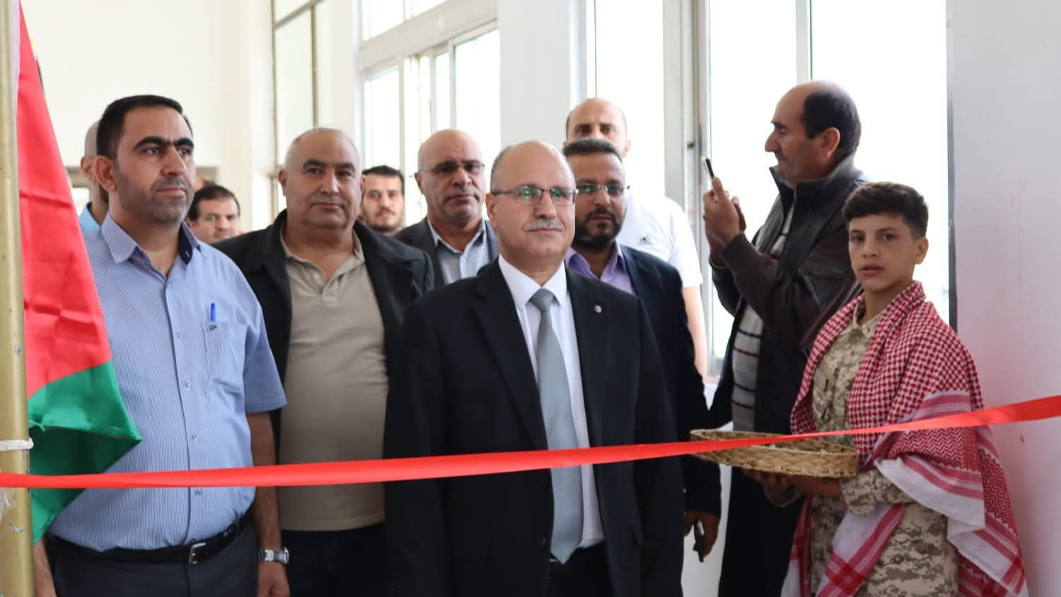 السفاسفة  يرعى حملة للتبرع بالدم بالتعاون مع المستشفى الحكومي في مدرسة سعد بن أبي وقاص الأساسية للبنين