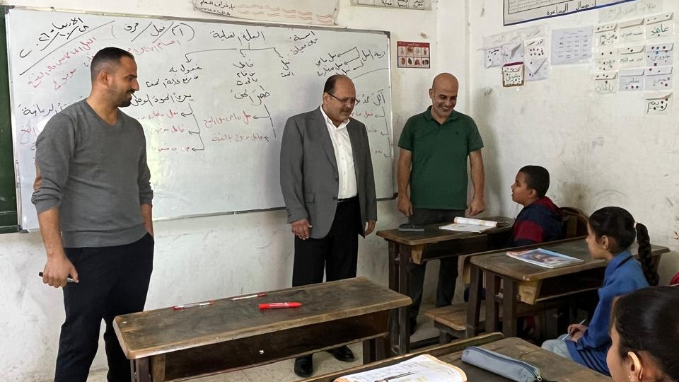 أبو الفول يتفقد مدرستي حي ضبعان ولبابة بنت الحارث الأساسيتين المختلطتين